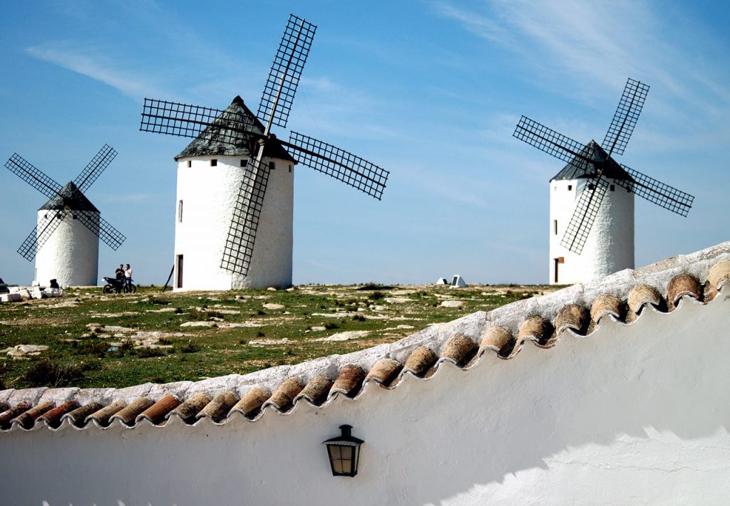 Molinos en La Mancha, España. foto en venta en Internet